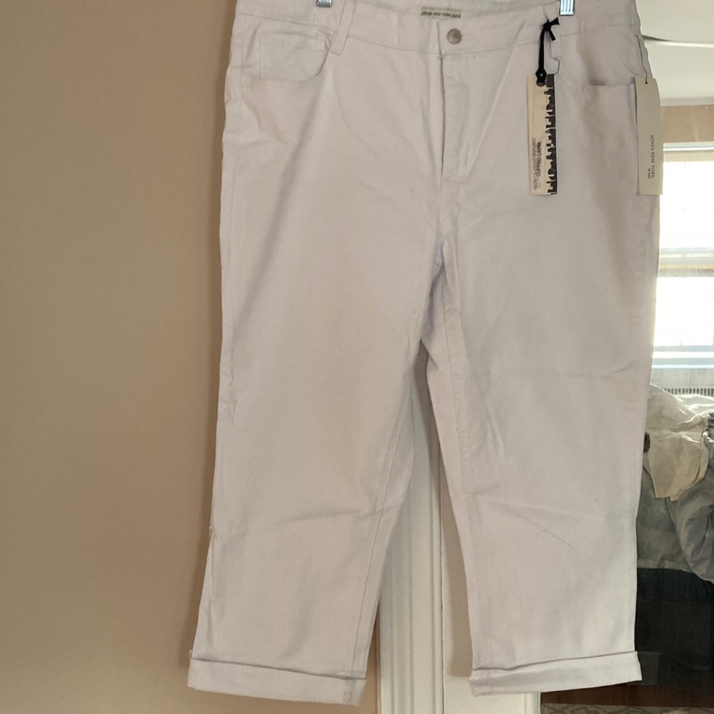 White cuffed capris